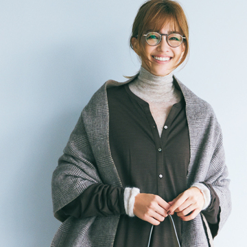 モヘアの極薄タートルをカットソーの下に仕込んで冬の暖かレイヤード