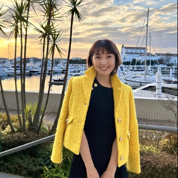 ♡まるでヨーロッパ！？華やかなイエロージャケットでリゾートホテルへ♡