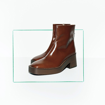 【秋コーデに色を添える小物2選】ザ・ロウのトップハンドルバッグとトッズのショートブーツ