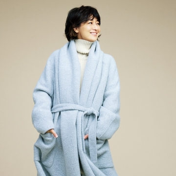 マックスマーラのガウンコートで大人のこなれ感を醸成【富岡佳子 一目置かれるコートで、街へ】