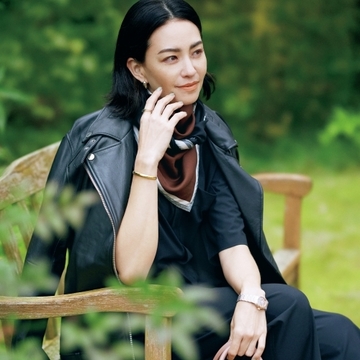 【大人のオールインワン】ブラックが優雅さをくれるエイトンのオールインワン