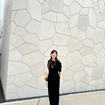 黒トップスで大阪・関西万博へ