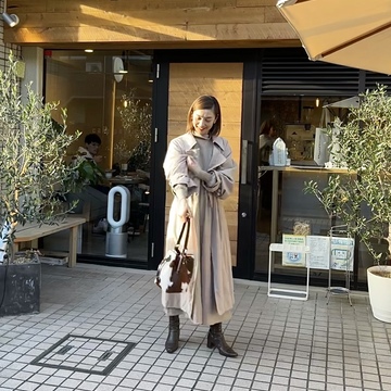 ベージュニットワンピ＆トレンチで川越cafe♩