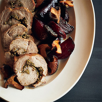 【冬のおもてなしレシピ】ごちそう感満点！小堀紀代美さんの「豚肉のロースト ポルケッタ風」