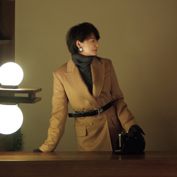 【富岡佳子 イタリアのおしゃれ】大人にこそ似合う「マックスマーラ」のベビーキャメル100％ジャケット