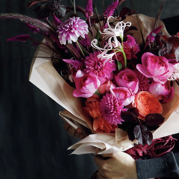 旬のフローリストがつくる、センスの良い手みやげブーケ 五選