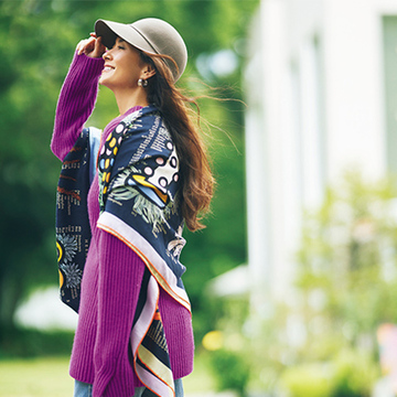 スカーフで防寒対策もばっちり！華やかニットを合わせたデニムスタイル【ブレンダ in Tokyo DAYS】