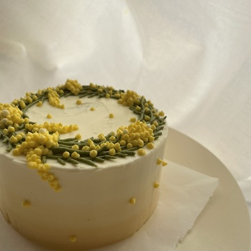 交際女性DAYの日　ミモザのケーキを作ってみました。