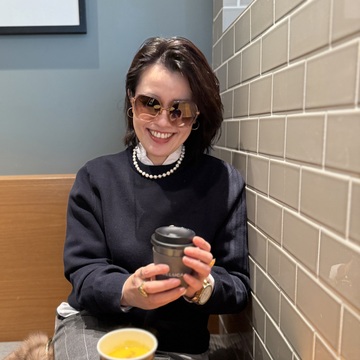 メンズニットにパール合わせ。