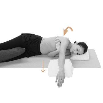 【巻き肩をリセットするストレッチ1】「鎖骨ゆるめと肩伸ばし」で固まった筋肉をゆらゆらほぐす！