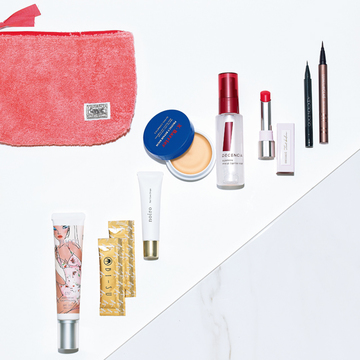 美容ジャーナリスト小田ユイコさんは“マスクの夏”対策アイテムをポーチへ【美容賢者の「崩さない」ポーチの中身】