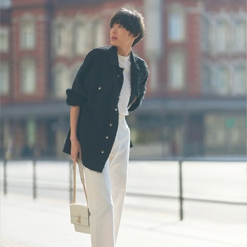 YANUK（ヤヌーク）の白デニムでナチュラルなモノトーンコーデを楽しむ