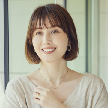 白髪を“おしゃれに”カバーできる！最旬カラーリングに注目【50代髪型・ヘアスタイル】