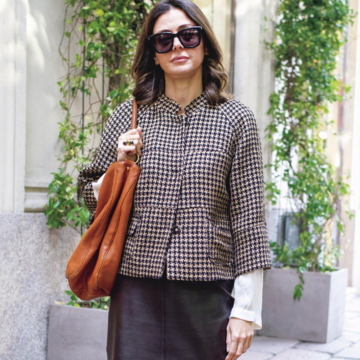 ミラノ「モンテナポレオーネ地区」でキャッチ！ イタリアマダムのリアルなお出かけスタイル【海外ファッションSNAP】