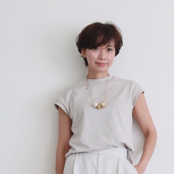 無印のトップスでワントーンコーデ