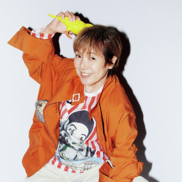 桃井かおり、絶好調の70代。スペシャルインタビュー「50代の“エクラな”妹たちへ」