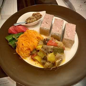 ビブグルマンのレストランで結婚25周年お祝いディナー🍾