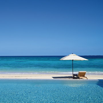 【50代 癒しの宿&ホテル】宮古ブルーと美食に満たされる注目のラグジュアリー・リゾート「ローズウッド宮古島」へ