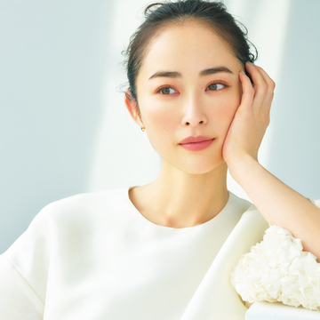 ほんのり甘さを感じる「洗練ピンク」メイクで、フェミニンさを品よくプラス