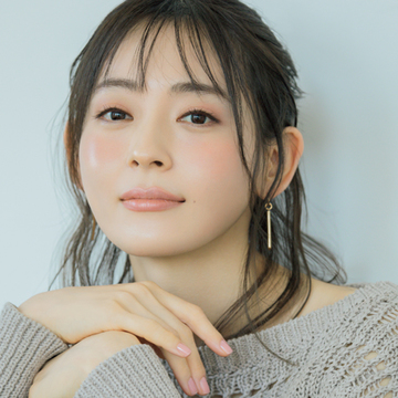 中野明海さんが伝授！ベースメイクを軽くした日のチークテク【大人にベストなご機嫌チーク】