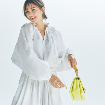 白ブラウスでつくるヘルシーでリッチなワントーンコーデ【華やか白ブラウス】