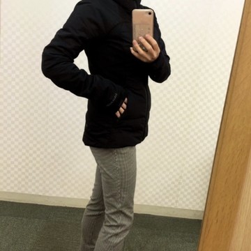 ゴルフアウターにルルレモン