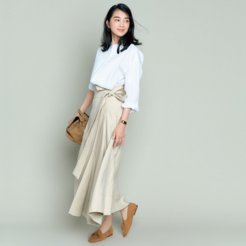＜ベージュコーデ着こなし術＞選ぶならロングスカートを！ ドラマチックな揺れ感が旬
