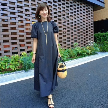 自分スタイルの黒ワンピースを見つけて晩夏のお出かけ