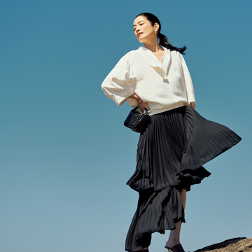 定番配色の黒×白を新しく見せるのは立体感