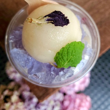 鎌倉ではスイーツも紫陽花色でした♪