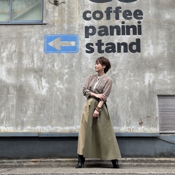 ボリュームスカート私はベージュ×カーキをチョイスしました。