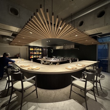 たまには西麻布☆お洒落なカウンターでモダン・フレンチ