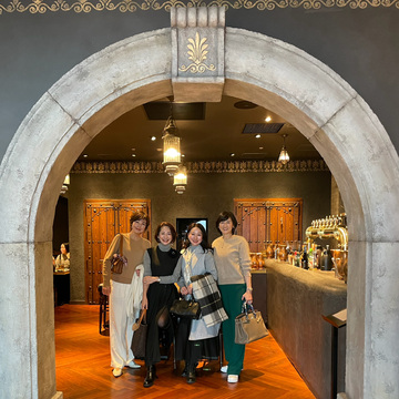 モダンアラビア料理を囲んでお祝いランチ会