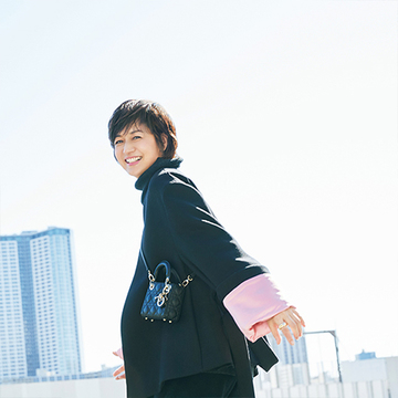 おしゃれを楽しむ“動力”に！はおるだけで気分が上がる上質コート【富岡佳子、私のおしゃれの現在地】