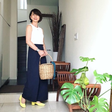 パッピーカラーのパンプスでランチへ