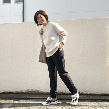 50代が今すぐ真似できる！ファッションエディター三尋木奈保さんの「スニーカースタイル」格上げ術