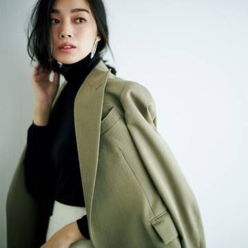 ＂合わせ＂なら任せて。名脇役の「黒ニット」　五選