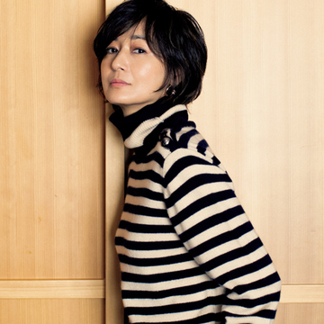 【富岡佳子の最新カシミヤニットコーデ】クロエのリュクスなボーダーニットは永遠のスタンダード