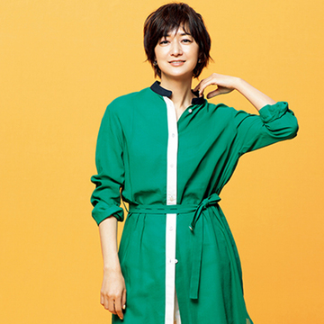 おしゃれ上級者の注目度大「ビビッドなグリーン」で春を謳歌【富岡佳子の春いちばんに着たい服】