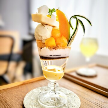 メロンの季節♡完全予約制のパフェ【金木犀茶店】