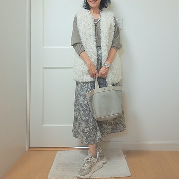 きれい目スニーカーが活躍中！