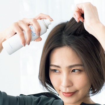 「ドライシャンプー」でできる50代からのセルフスタイリング術【50代髪型・ヘアスタイル】