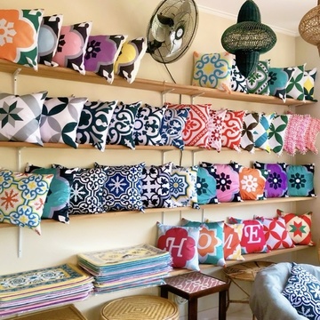 華やかタイルが可愛い★インテリアショップ