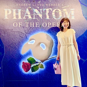 ホワイトワンピースでミュージカルへ♪