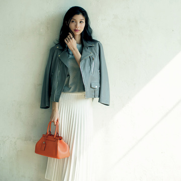 足もとはフラット靴限定！大人の最旬スカートスタイル　五選