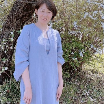 大草直子さんがスタイリング提案されたワンピースを着てお出かけ