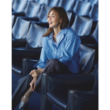 トレンド感抜群のシャツonシャツでシンプルな初夏コーデにモードさをトッピング！気温26℃｜6/8(日)【50代の毎日コーデ】