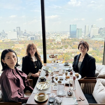 パティーナ大阪「にじり」で楽しむ、贅沢な景色とアフタヌーンティー