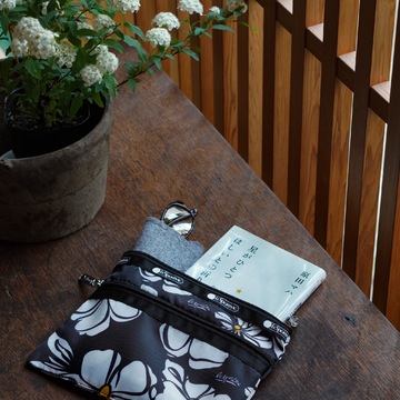 LeSportsac×eclat 大人の花柄ポーチ♪