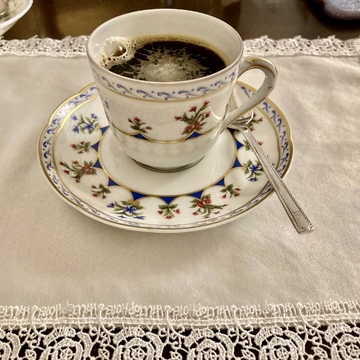 美味しいコーヒーを麗しきカップで